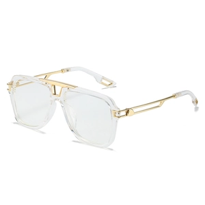 Lunettes de soleil pilote avec monture transparente et branches dorées ajourées