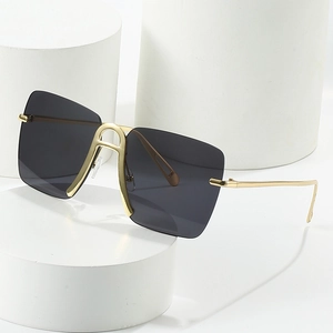 Fashion oversized gold frame sunglasses for women with dark grey gradient lenses