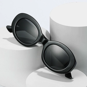 Retro oval black sunglasses with high-gloss frame and dark gray lenses for daily style