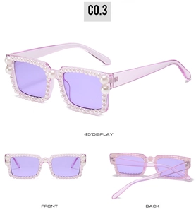 Detaillierte Ansichten einer quadratischen rosa Sonnenbrille mit Perlen und lila Gläsern