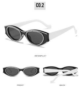 Vues détaillées de lunettes de soleil ovales à strass montrant l'avant, l'arrière et le profil