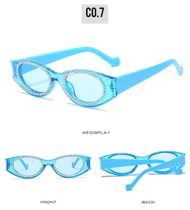 Vues multiples de lunettes de soleil ovales bleues avec strass et monture pailletée