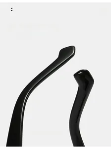 Détail des branches de lunettes de soleil incurvées pour un port quotidien confortable