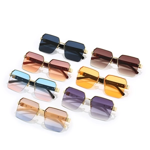 Lunettes de soleil octogonales sans monture en métal déclinées en sept coloris tendance