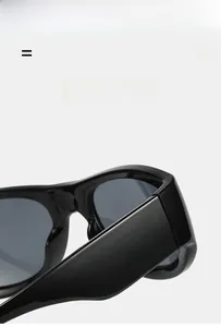 Detail des leichten, superelastischen Rahmens der schwarzen Sport-Sonnenbrille