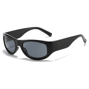 Moderne schwarze Sportsonnenbrille mit breitem Rahmen für Radfahren und Outdoor-Trends