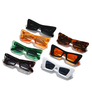 Collection de lunettes de soleil rectangulaires rétro style Y2K colorées pour femmes