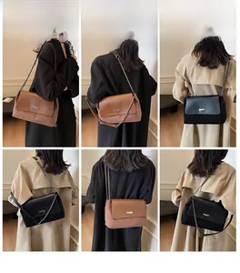 Dettaglio delle borse tote con catena marrone e nera indossate dalla modella in vari stili