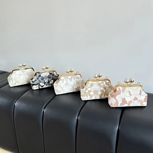 Sac De Soirée Brodé De Fleurs Pour Femme Fermoir Künstliche Perle Pochette Rétro Cadre Métallique Sac Bandoulière Élégant