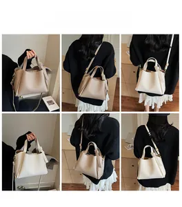 Collage di borse tote in pelle beige e bianco sporco mostrate a spalla e a tracolla