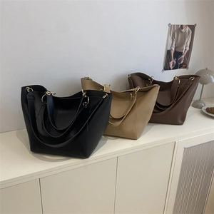 Grand Sac Cabas Et Petite Pochette Assortie En Cuir PU Sac À Main Minimaliste Pour Femmes
