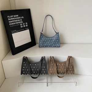Sac Hobo Clouté Pour Femmes PU Denim Sac À Bandoulière Sous Les Aisselles Avec Rivets Métalliques Style Punk Rétro