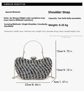 Dettaglio borsa da sera con strass con dimensioni 22cm e manico ad anello metallico