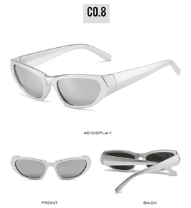 Lunettes de soleil sport argentées style Y2K avec verres miroirs en trois vues