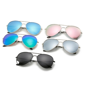 Gafas de sol de aviador polarizadas clásicas para hombre y mujer con montura de metal color