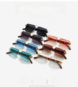 Vue détaillée de sept lunettes de soleil tendance avec branches en métal aspect bois