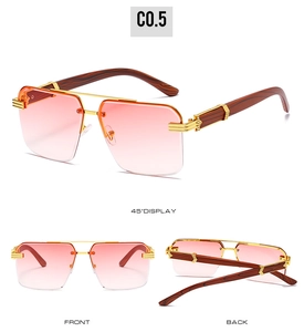 Vues multiples de lunettes de soleil carrées en métal avec branches en grain de bois