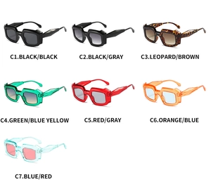 Vue en grille de lunettes de soleil carrées montrant sept options de montures et verres