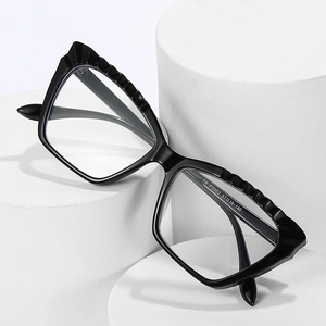 Black cat-eye TR90 blue light blocking glasses with unique pleated frame design