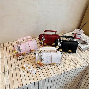 Women Ostrich Pattern PU Leather Crossbody Bag Golden Lock Handbag With Cute Duck Pendant French Style Commuter