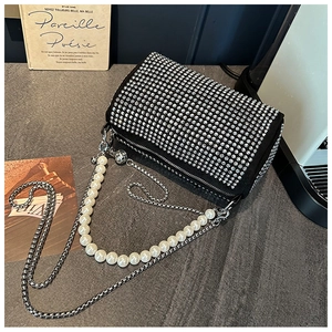 Sac bandoulière en strass étincelants avec bandoulière perle élégante et chaîne argentée