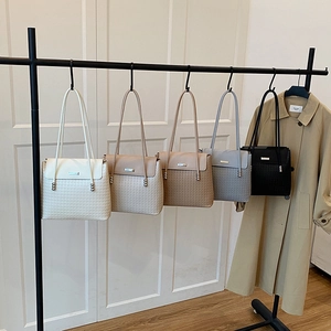 Woven PU Leather Tote Bag Large Capacity Shoulder Crossbody Bag With Silver Beads Minimalist Office Handbag For Women