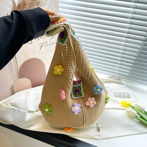 Minimalist crochet flower tote bag with large capacity for summer vacation shoulder style