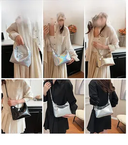 Détails de sacs Hobo en diverses couleurs avec breloques sphériques et fines bandoulières
