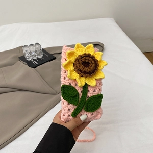 Sac à bandoulière en crochet fait main rose avec motif de tournesol brodé