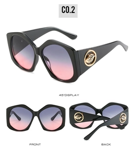 Vues détaillées des lunettes de soleil noires géométriques avec verres dégradés bleu-rose