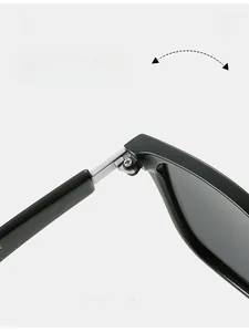 Nahaufnahme der robusten Metallscharniere an der schwarzen polarisierten Sonnenbrille