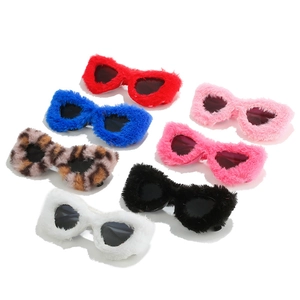 Modische Plüsch-Katzenaugen-Sonnenbrille für Damen in verschiedenen Farben und Leopardenmuster