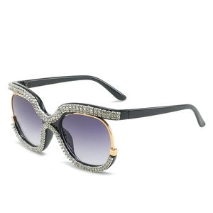 Fashion Oversized Sunglasses Women Luxury Rhinestone Square Frame Gradient PC Lens UV400 Trendy Eyewear