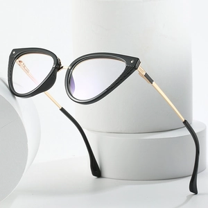 Fashionable cat-eye TR90 eyeglasses frame with gold metal temples and blue light lenses
