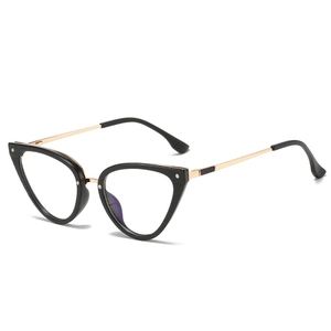 Chic TR90 cat-eye blue light blocking glasses with black frames and rose gold metal arms