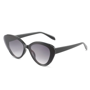 Cat Eye Sunglasses PC Oversized UV400 Protection Vintage Fashion Women Street Snap Retro Shades
