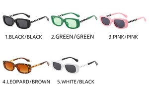 Collection de lunettes de soleil carrées en noir, vert, rose, léopard et blanc éclatant
