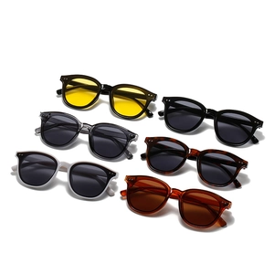 Fashion vintage round frame cat eye sunglasses with rivet detail in six assorted colors