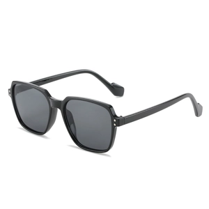 Sunglasses Large Square Frame PC UV400 Protection Retro Rivets Fashion Eyewear For Women And Men Outdoor Trends