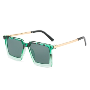 Fashion oversized square sunglasses with green tortoise frame and gold metal temples