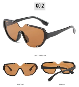 Trois vues de lunettes de soleil masque oversize avec rivets argentés et verres thé