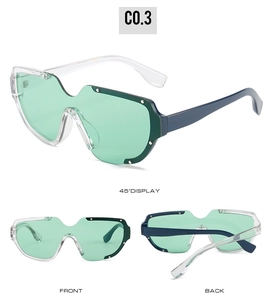 Détails de lunettes de soleil oversize avec rivets métalliques et branches bleues bicolores