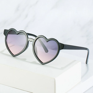 Cute heart-shaped children's sunglasses with black frame and purple gradient lenses