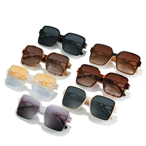 Retro square oversized sunglasses set with vintage frames and metal hollow chain temples