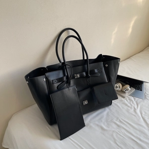 Large Capacity PU Leather Tote Bag Women Fashion Shoulder Handbag With Small Pouch Silver Buckle Multi Pocket Retro