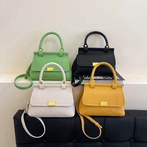 Borsa A Tracolla Da Donna In Pelle PU Grana Litchi Fibbia In Metallo Dorato Patta Manico Superiore Tracolla Regolabile Stile Francese
