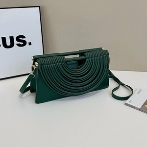 Sac à main en cuir vert foncé avec design plissé en arc et fine bandoulière femme