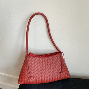 Red woven leather handbag with large capacity and elegant intrecciato craft for women