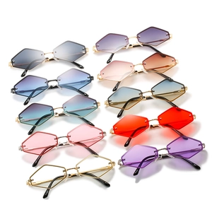 Lunettes de soleil géométriques sans monture avec verres dégradés et monture métal