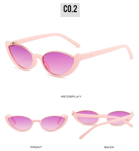 Trois vues de lunettes de soleil œil-de-chat roses avec verres dégradés violets et détails
